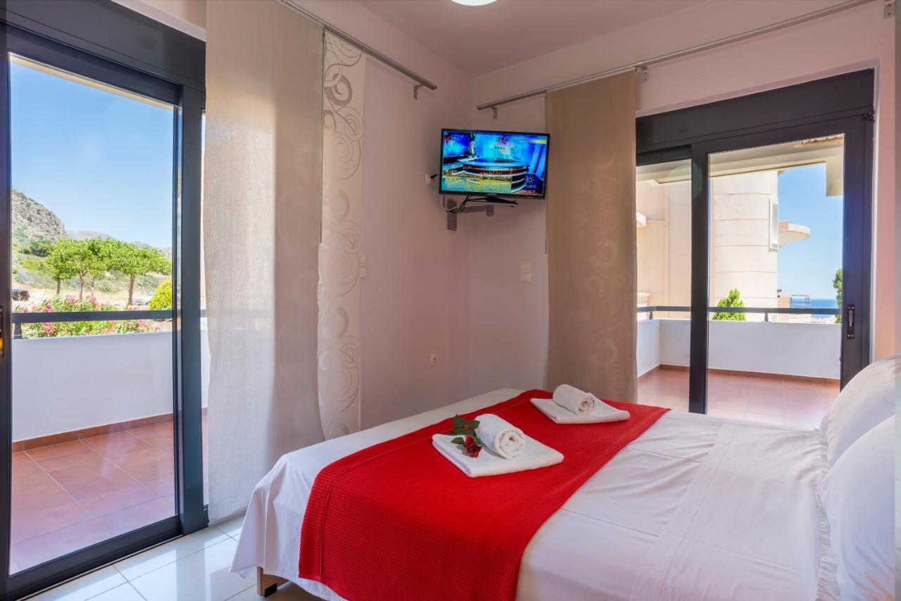 Caravella Luxury Apartments Палеохора Экстерьер фото