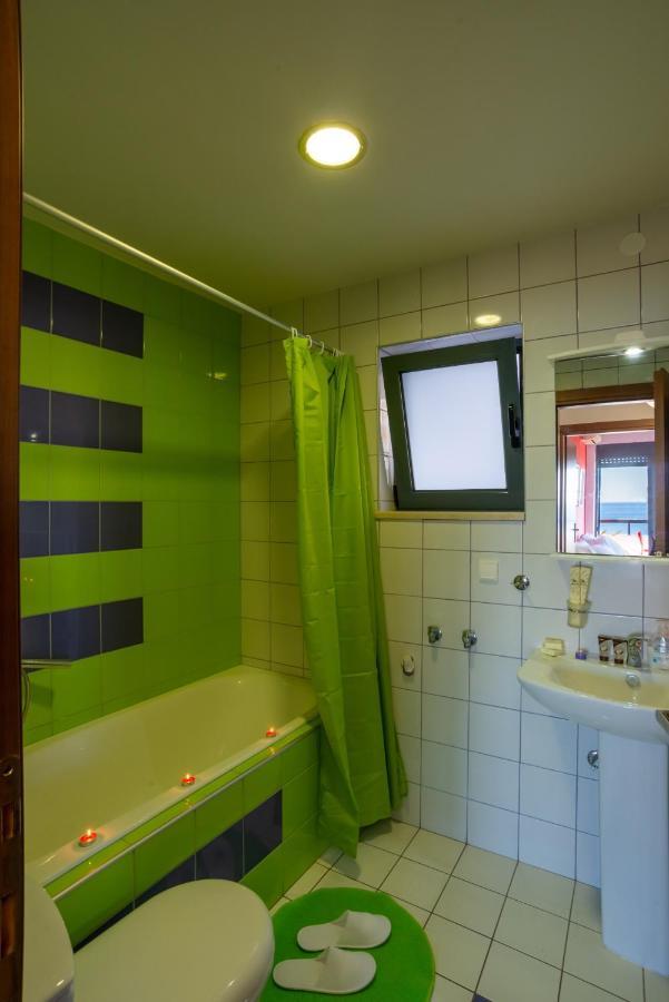 Caravella Luxury Apartments Палеохора Экстерьер фото