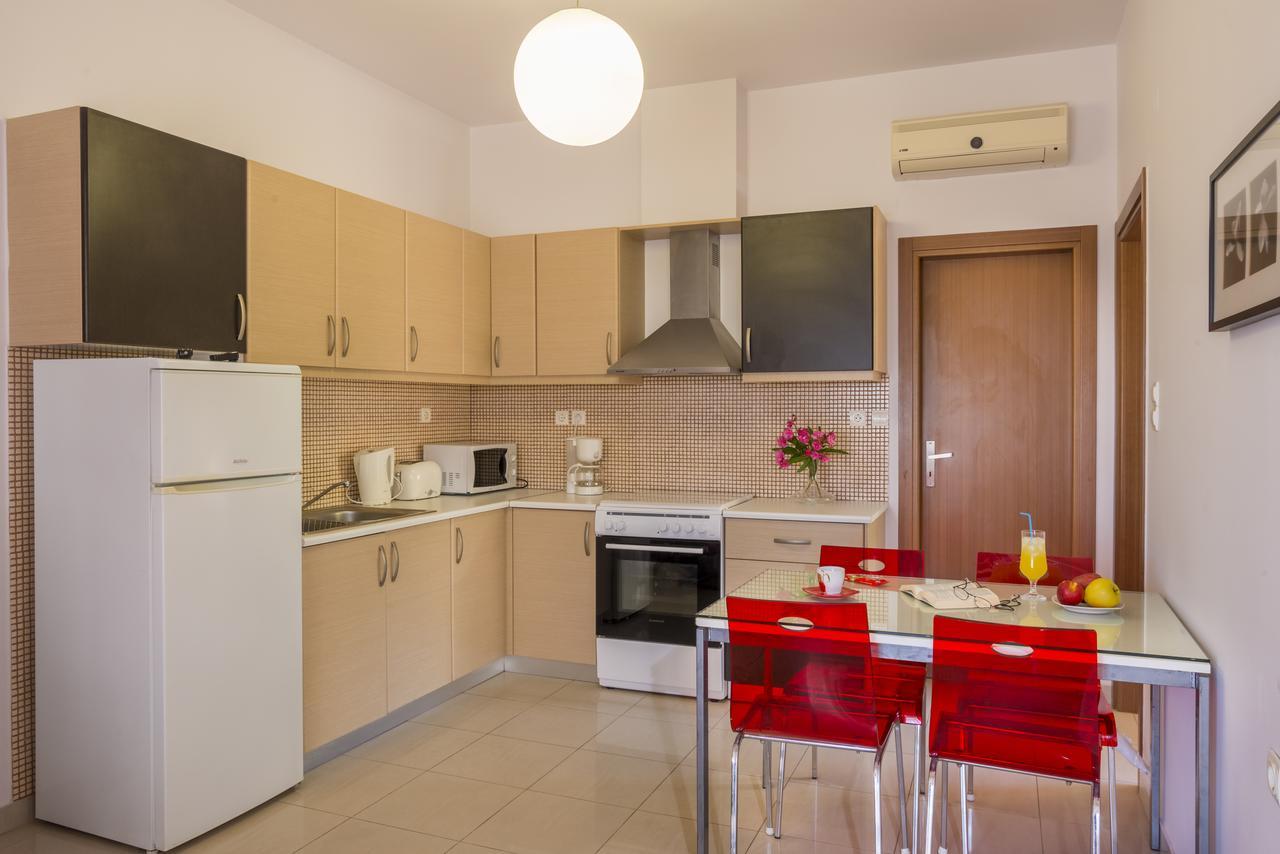 Caravella Luxury Apartments Палеохора Экстерьер фото